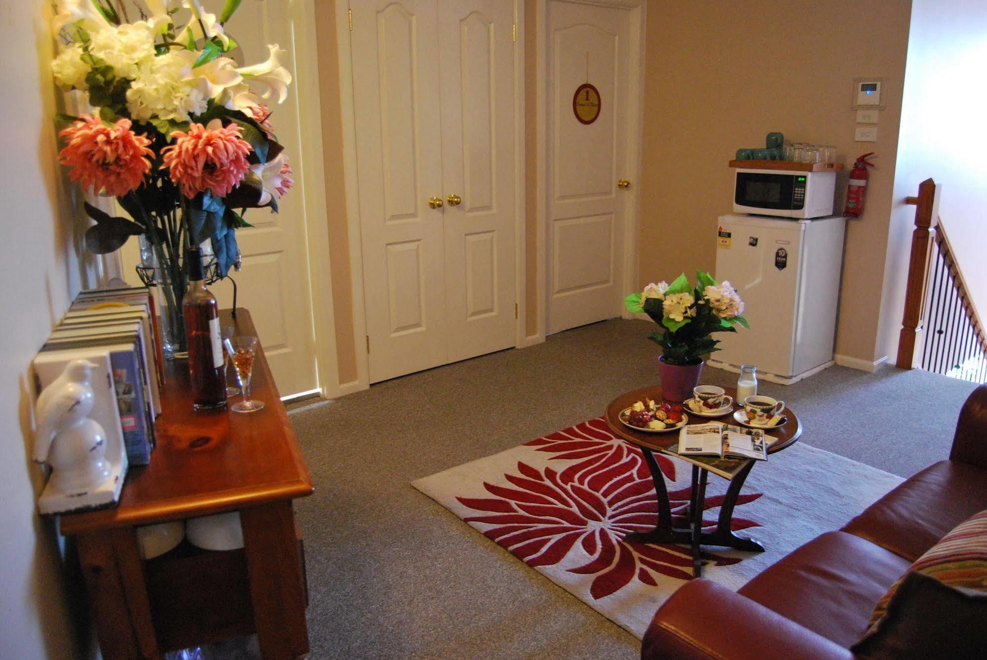 Cutmore Cottages - Meurants Manor Stanhope Gardens Экстерьер фото