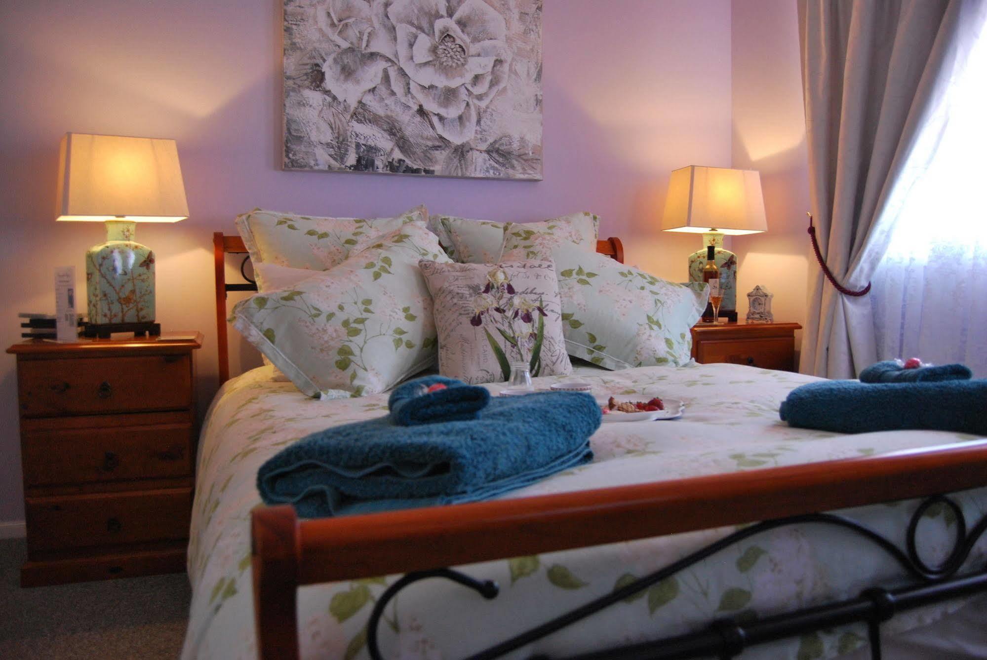 Cutmore Cottages - Meurants Manor Stanhope Gardens Экстерьер фото